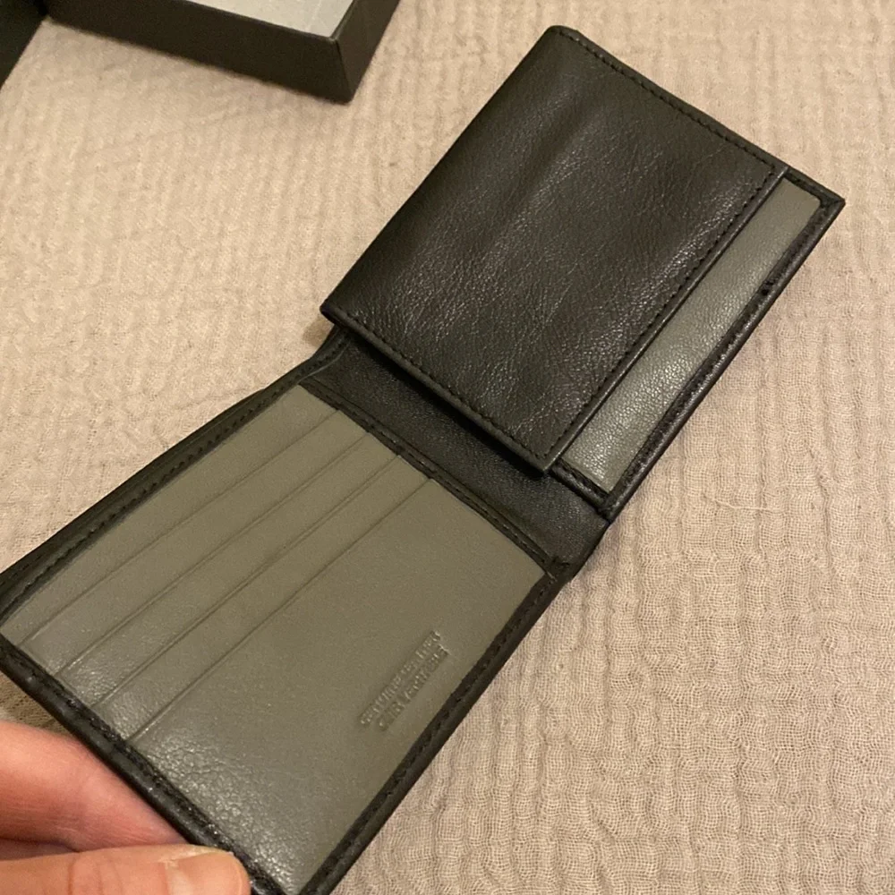 Buffalo David Bitton Perforated Black Wallet - Card Holder. New with box .